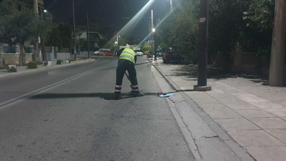 Εργασίες στην άσφαλτο, μέλη του συνεργείου του Safe Roads project