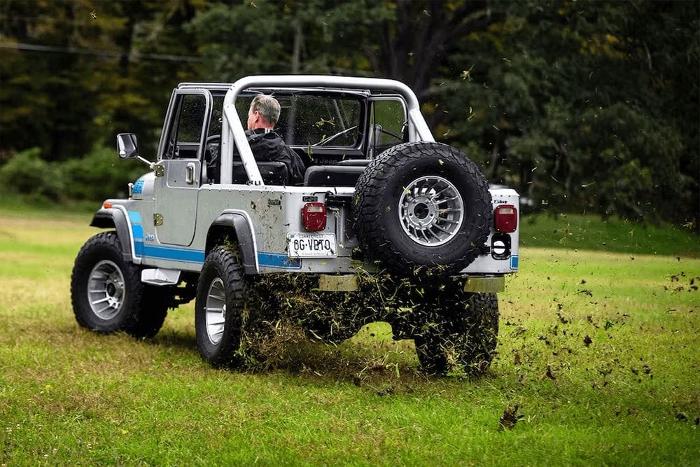 Jeep CJ-8 Scrambler